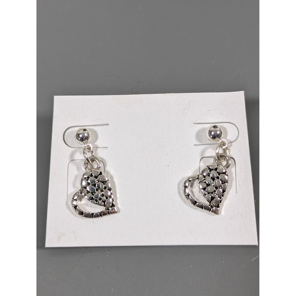 New Silver Tone Textured Pebble Heart Dangle Earrings Pierced Drop Statement‎